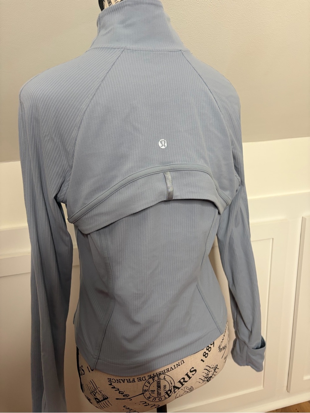 Lululemon Light Blue Ribbed Nulu Define Jacket. Sz 10 - Picture 2 of 3